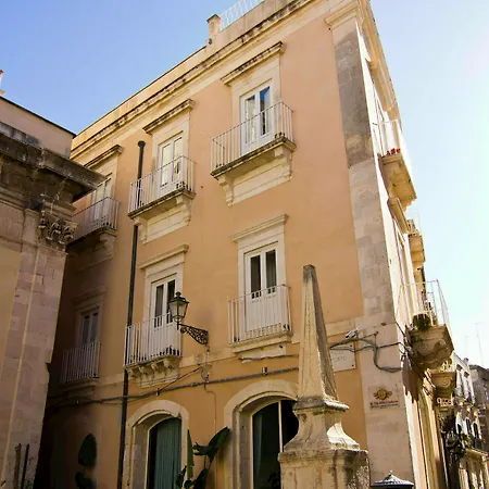 ホテル La Via Della Giudecca シラクーサ